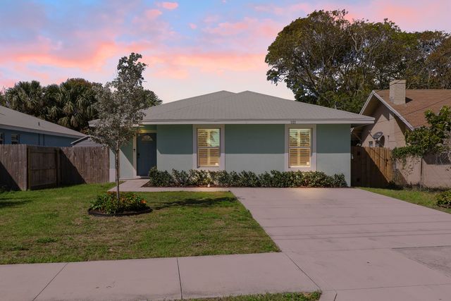 3121 Pinewood Avenue, West Palm Beach, FL 33407