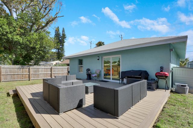 3121 Pinewood Avenue, West Palm Beach, FL 33407