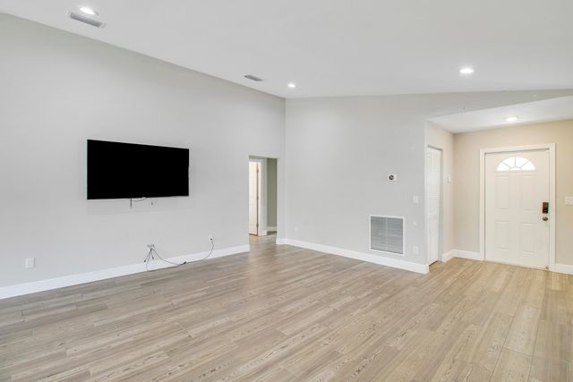 3121 Pinewood Avenue, West Palm Beach, FL 33407