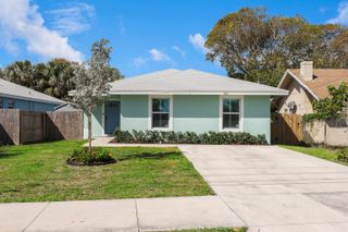 3121 Pinewood Avenue, West Palm Beach, FL 33407