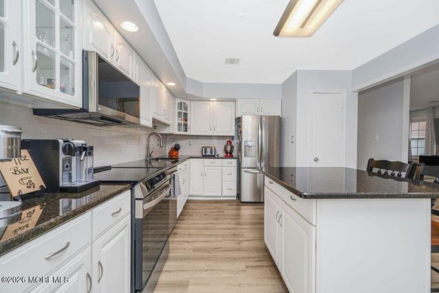 71 Patrick Henry Square A, Freehold, NJ 07728