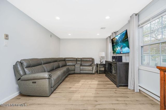 71 Patrick Henry Square A, Freehold, NJ 07728