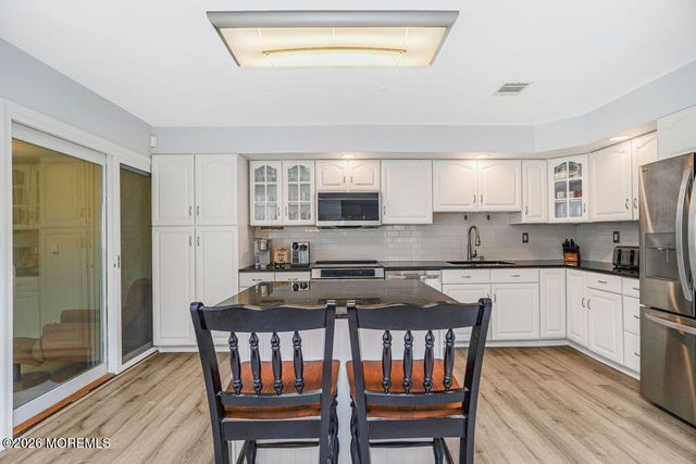 71 Patrick Henry Square A, Freehold, NJ 07728