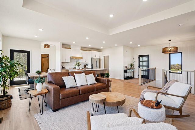 18866 Silo Court, Shafer, MN 55074