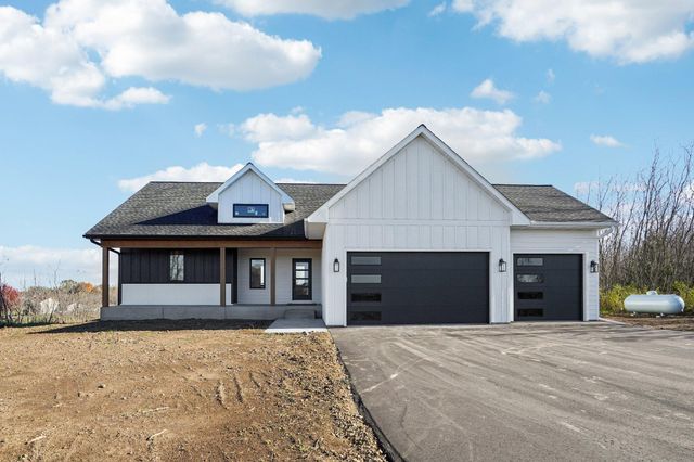 18866 Silo Court, Shafer, MN 55074