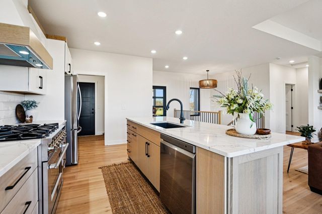 18866 Silo Court, Shafer, MN 55074