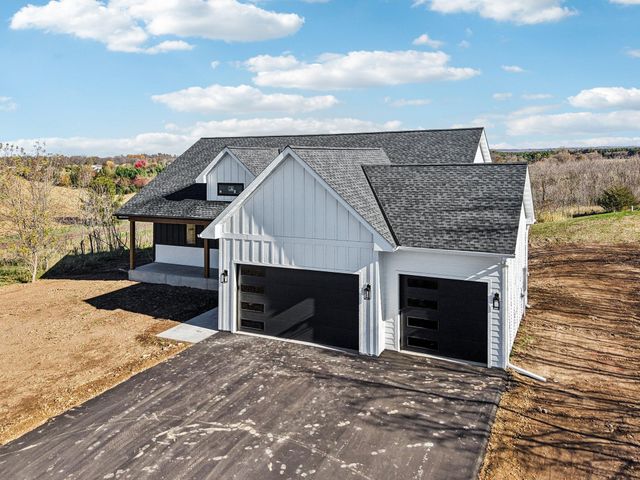 18866 Silo Court, Shafer, MN 55074
