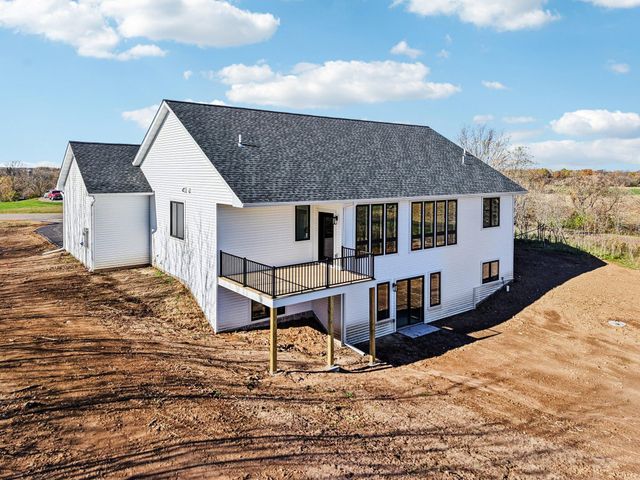 18866 Silo Court, Shafer, MN 55074