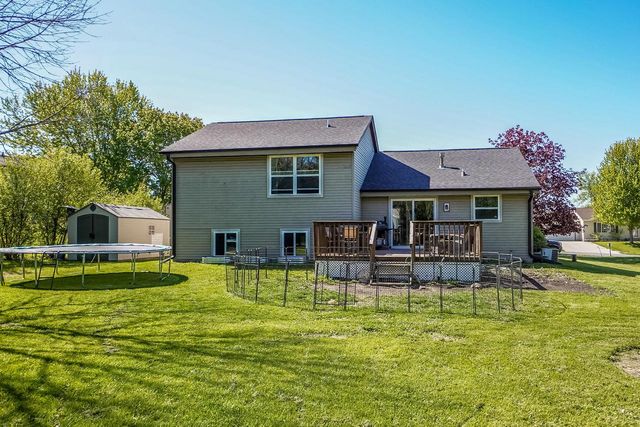 W2408 Julianne STREET, Oconomowoc, WI 53066