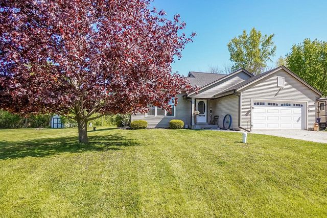 W2408 Julianne STREET, Oconomowoc, WI 53066