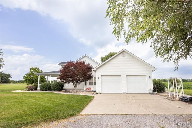 14218 Schuster Road, Pocahontas, IL 62275