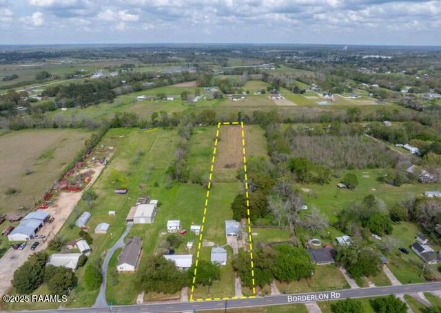 1193 Bordelon Road, Breaux Bridge, LA 70517