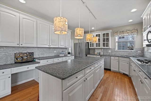 3520 Timber Creek Lane, Naperville, IL 60565