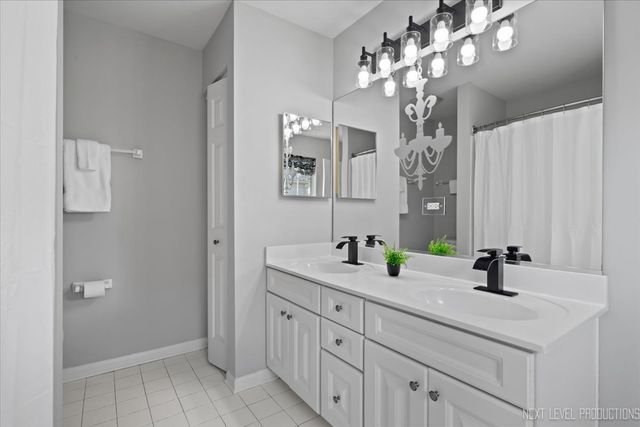 3520 Timber Creek Lane, Naperville, IL 60565