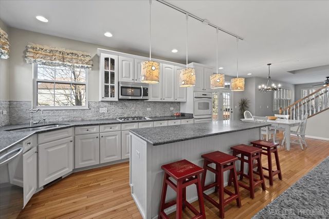 3520 Timber Creek Lane, Naperville, IL 60565