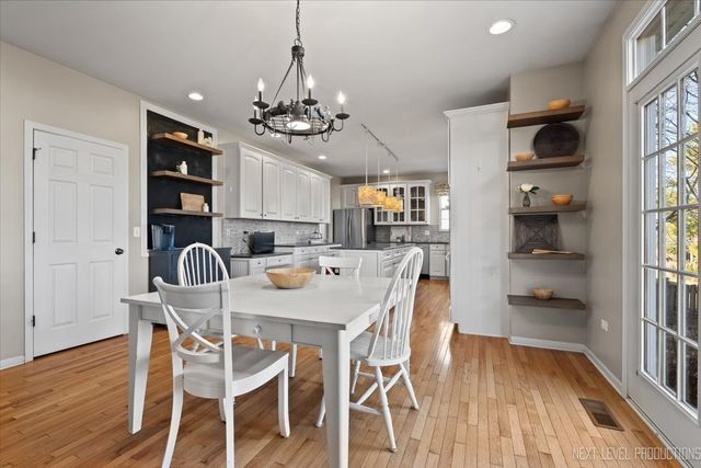 3520 Timber Creek Lane, Naperville, IL 60565