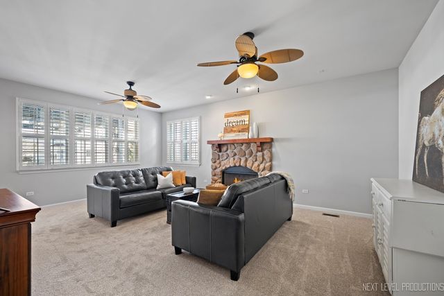 3520 Timber Creek Lane, Naperville, IL 60565