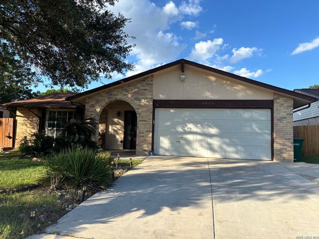6850 MICKEY MANTLE DR, San Antonio, TX 78240
