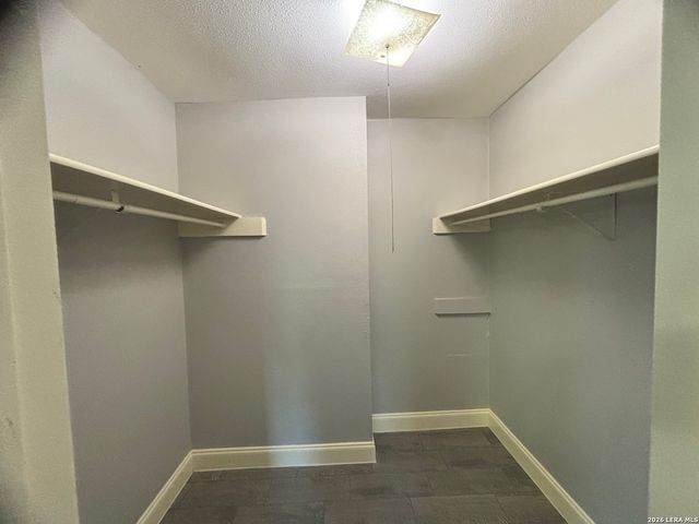 6850 MICKEY MANTLE DR, San Antonio, TX 78240