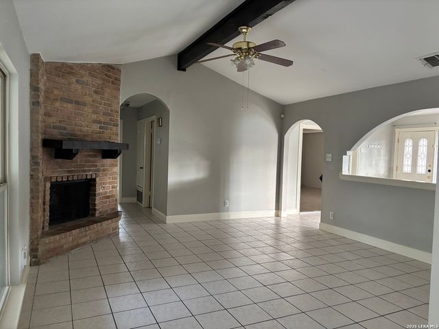 6850 MICKEY MANTLE DR, San Antonio, TX 78240