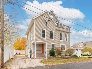 6 Lake Avenue, Nashua, NH 03060