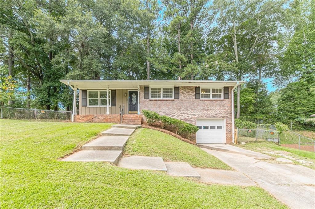 828 Sheppard Way, Stone Mountain, GA 30083