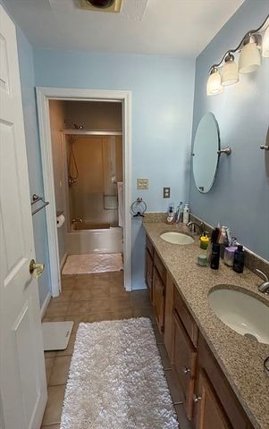 308 Erin Rd 308, Stoughton, MA 02072