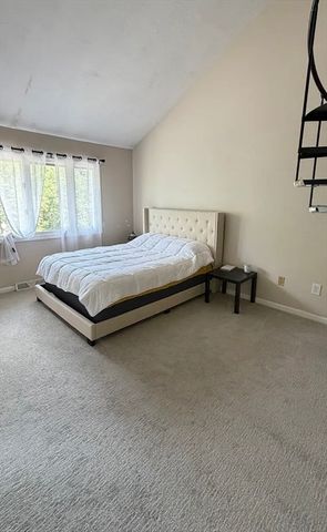 308 Erin Rd 308, Stoughton, MA 02072
