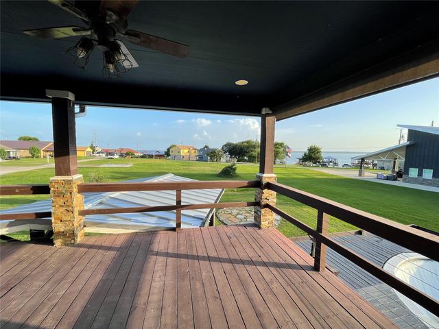 126 2nd Avenue, Onalaska, TX 77360