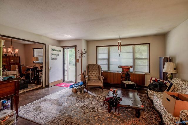 2110 Fulton Drive NW, Huntsville, AL 35810