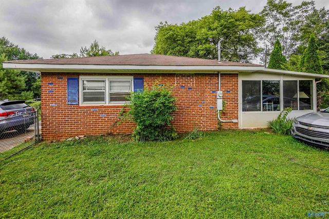 2110 Fulton Drive NW, Huntsville, AL 35810