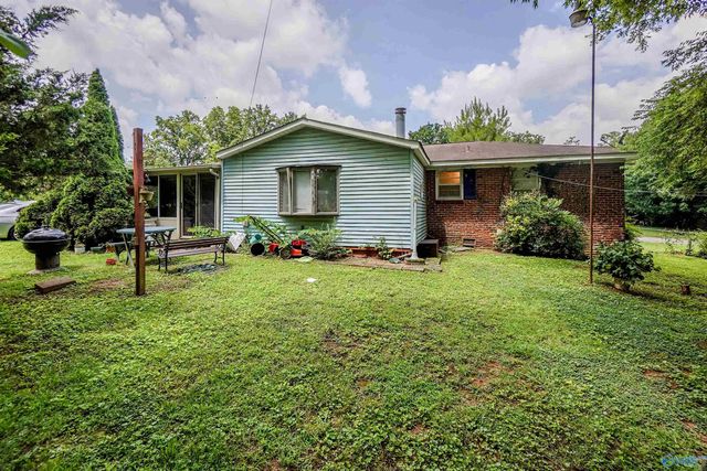 2110 Fulton Drive NW, Huntsville, AL 35810