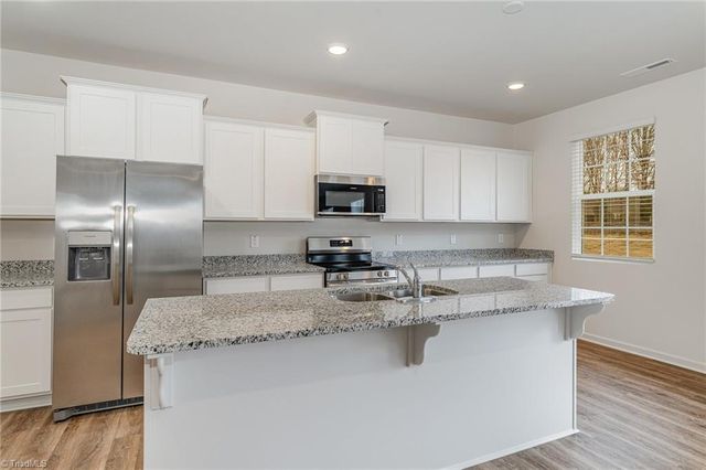 5910 Crossview Drive, Kernersville, NC 27284