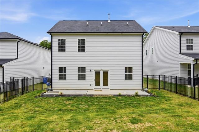 5910 Crossview Drive, Kernersville, NC 27284