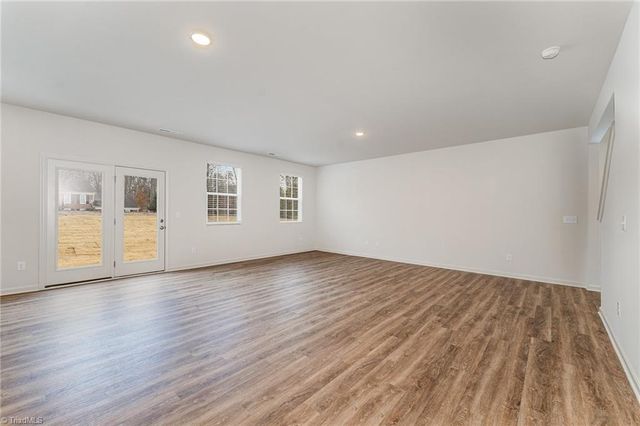 5910 Crossview Drive, Kernersville, NC 27284