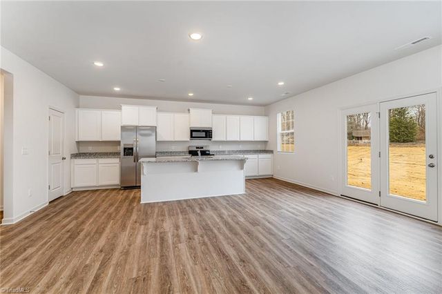 5910 Crossview Drive, Kernersville, NC 27284