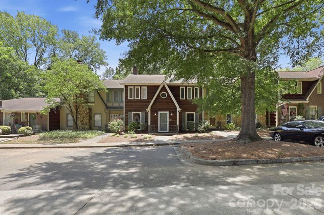2500 Round Table Road E, Monroe, NC 28110