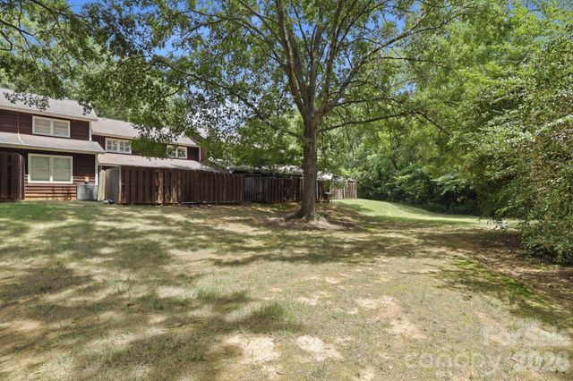 2500 Round Table Road E, Monroe, NC 28110