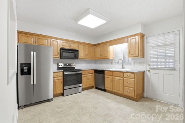 2500 Round Table Road E, Monroe, NC 28110