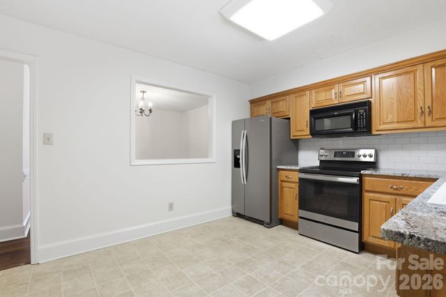 2500 Round Table Road E, Monroe, NC 28110