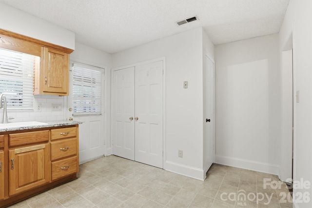2500 Round Table Road E, Monroe, NC 28110