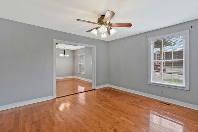 5206 Georgia Ave, Nashville, TN 37209