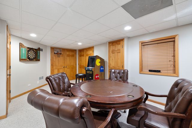 2317 Broadway Lane, Schaumburg, IL 60194