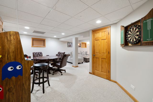 2317 Broadway Lane, Schaumburg, IL 60194