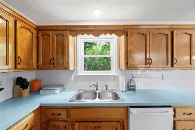511 SE FRANKLIN Court, Blue Springs, MO 64014
