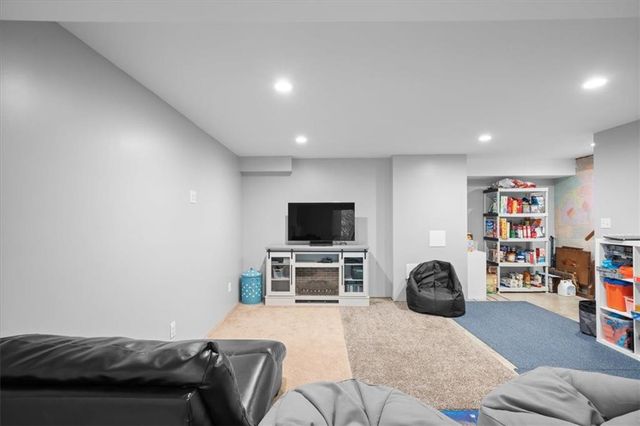 511 SE FRANKLIN Court, Blue Springs, MO 64014
