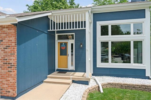 511 SE FRANKLIN Court, Blue Springs, MO 64014