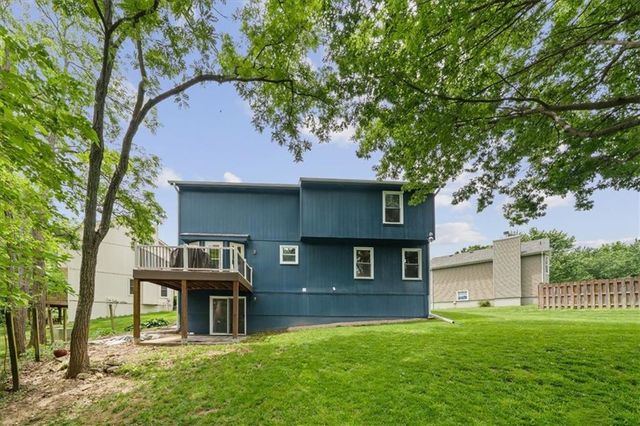 511 SE FRANKLIN Court, Blue Springs, MO 64014