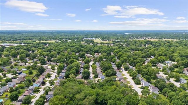 511 SE FRANKLIN Court, Blue Springs, MO 64014