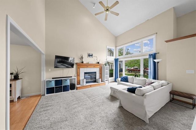 511 SE FRANKLIN Court, Blue Springs, MO 64014